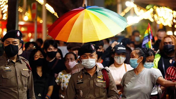 泰国反政府运动诉求婚姻平权 街头抗争警民冲突越发猛烈 -1