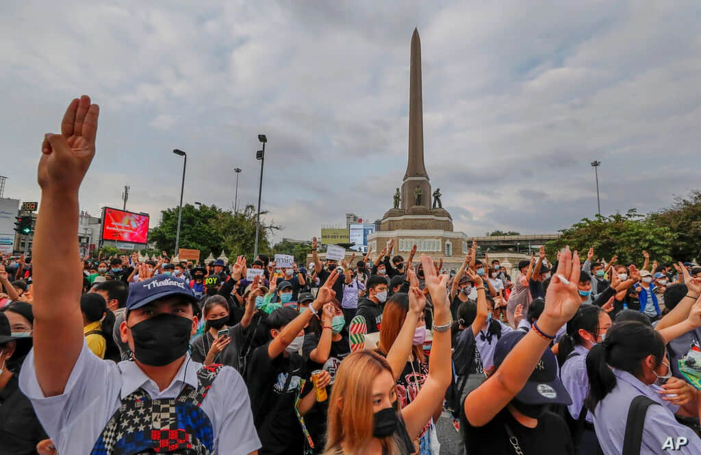 泰国反政府运动诉求婚姻平权 街头抗争警民冲突越发猛烈 -2